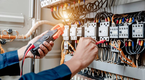 Best Electrical Contractors for Businesses  in Iowa City, IA